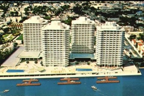 Condominio en alquiler en Miami, Florida, 2 dormitorios, 91.97 m2 № 2005052 - foto 29