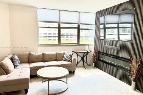 Кондоминиум с 3 спальнями в Майами, Флорида № 2005052