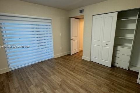 Condo in Cutler Bay, Florida, 2 bedrooms  № 2067845 - photo 6