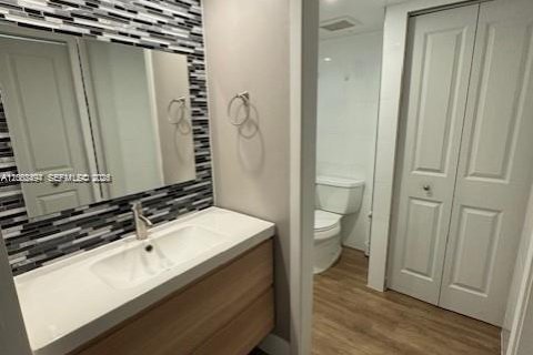 Condo in Cutler Bay, Florida, 2 bedrooms  № 2067845 - photo 12