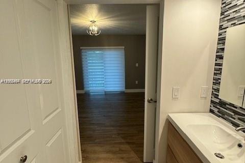 Condo in Cutler Bay, Florida, 2 bedrooms  № 2067845 - photo 14