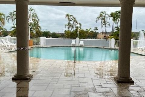 Condo in Cutler Bay, Florida, 2 bedrooms  № 2067845 - photo 9