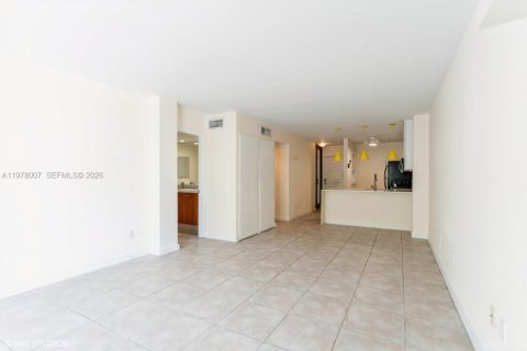 Apartamento en alquiler en Miami, Florida, 2 dormitorios, 91.97 m2 № 2042581 - foto 6