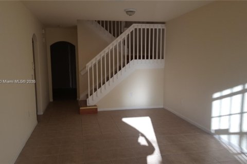Townhouse in Miramar, Florida 3 bedrooms, 155.05 sq.m. № 1953369 - photo 5