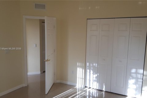 Townhouse in Miramar, Florida 3 bedrooms, 155.05 sq.m. № 1953369 - photo 6
