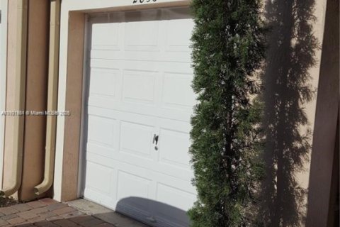 Townhouse in Miramar, Florida 3 bedrooms, 155.05 sq.m. № 1953369 - photo 20