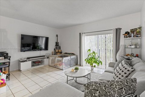 Copropriété à vendre à Miami, Floride: 2 chambres, 125.42 m2 № 1974460 - photo 22