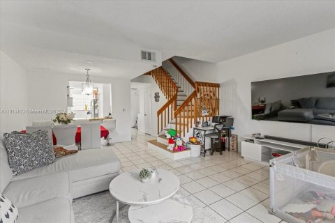 Copropriété à vendre à Miami, Floride: 2 chambres, 125.42 m2 № 1974460 - photo 25