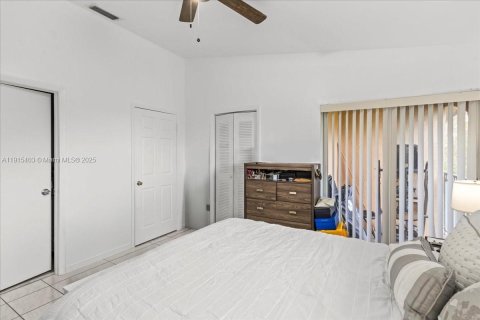 Copropriété à vendre à Miami, Floride: 2 chambres, 125.42 m2 № 1974460 - photo 14