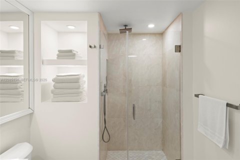 Copropriété à louer à Miami, Floride: 2 chambres, 106.37 m2 № 2360099 - photo 13