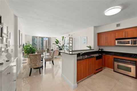 Copropriété à louer à Miami, Floride: 2 chambres, 106.37 m2 № 2360099 - photo 7
