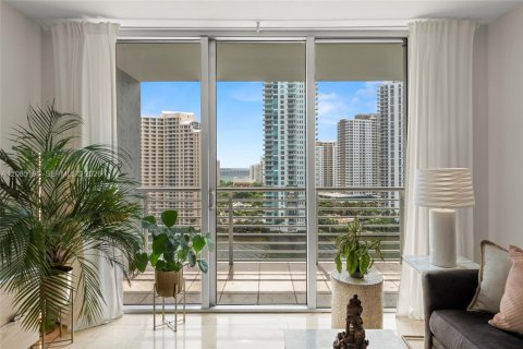 Copropriété à louer à Miami, Floride: 2 chambres, 106.37 m2 № 2360099 - photo 3