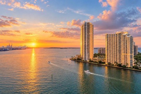 Copropriété à louer à Miami, Floride: 2 chambres, 106.37 m2 № 2360099 - photo 4