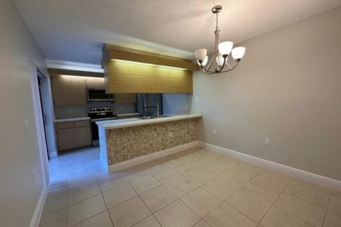 Touwnhouse à louer à West Palm Beach, Floride: 2 chambres, 114.83 m2 № 2439254 - photo 5