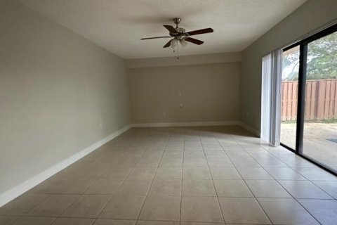 Touwnhouse à louer à West Palm Beach, Floride: 2 chambres, 114.83 m2 № 2439254 - photo 7