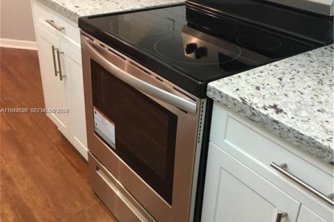 Снять в аренду кондоминиум в Пемброк-Пайнс, Флорида 2 спальни, 102.19м2, № 2004574 - фото 3