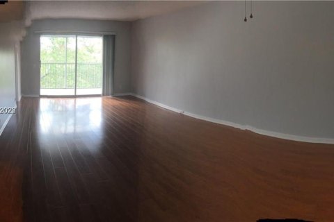 Снять в аренду кондоминиум в Пемброк-Пайнс, Флорида 2 спальни, 102.19м2, № 2004574 - фото 14