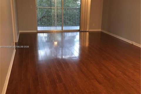 Снять в аренду кондоминиум в Пемброк-Пайнс, Флорида 2 спальни, 102.19м2, № 2004574 - фото 12