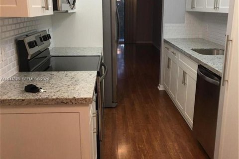 Снять в аренду кондоминиум в Пемброк-Пайнс, Флорида 2 спальни, 102.19м2, № 2004574 - фото 4