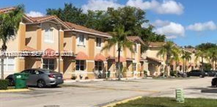 Таунхаус в Майами, Флорида 3 спальни, 121.52м2 № 1984541