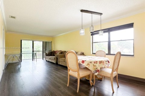 Condo in West Palm Beach, Florida, 2 bedrooms  № 1774445 - photo 1