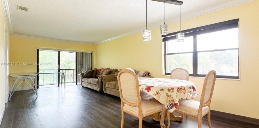 Condo in West Palm Beach, Florida, 2 bedrooms № 1774445