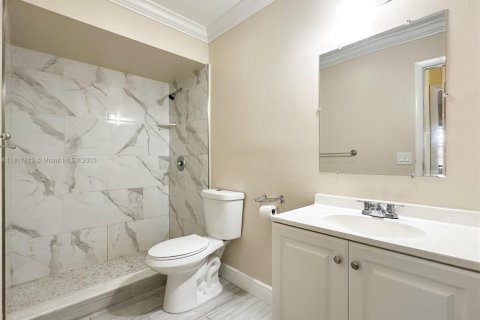 Condo in West Palm Beach, Florida, 2 bedrooms  № 1774445 - photo 16