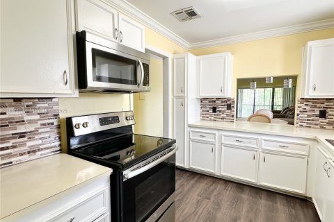 Condo in West Palm Beach, Florida, 2 bedrooms  № 1774445 - photo 3
