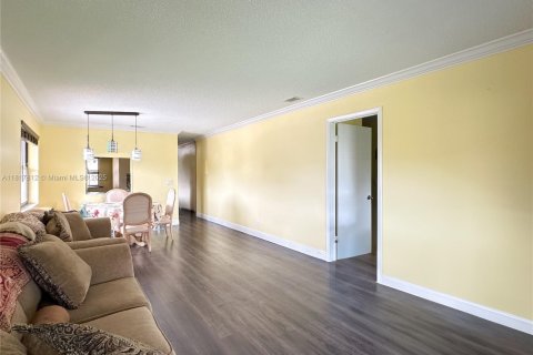 Condo in West Palm Beach, Florida, 2 bedrooms  № 1774445 - photo 5