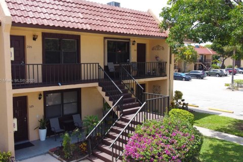 Condo in West Palm Beach, Florida, 2 bedrooms  № 1774445 - photo 18