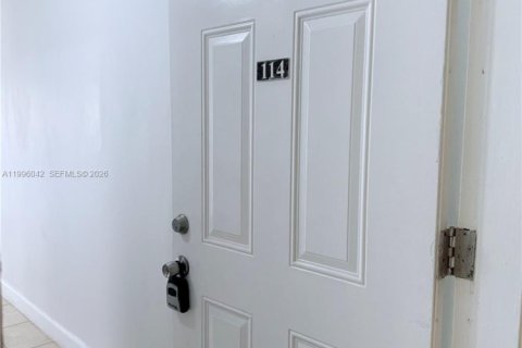 Снять в аренду кондоминиум в Майами, Флорида 3 спальни, 130.53м2, № 2063514 - фото 11