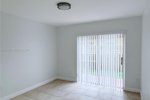 Снять в аренду кондоминиум в Майами, Флорида 3 спальни, 130.53м2, № 2063514 - фото 6