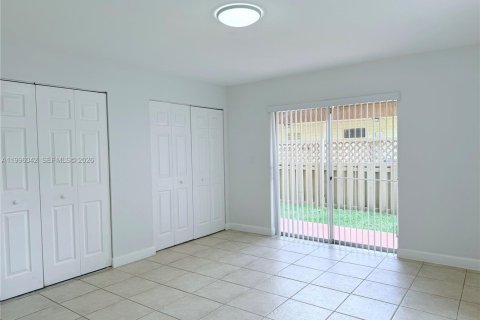 Снять в аренду кондоминиум в Майами, Флорида 3 спальни, 130.53м2, № 2063514 - фото 7