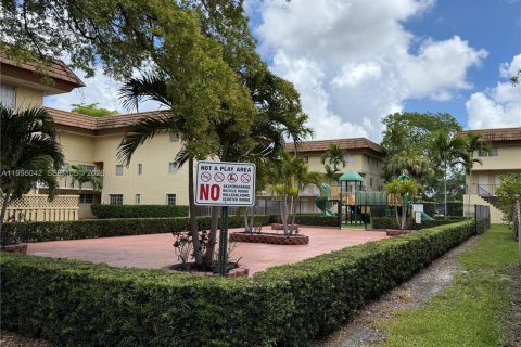 Снять в аренду кондоминиум в Майами, Флорида 3 спальни, 130.53м2, № 2063514 - фото 12