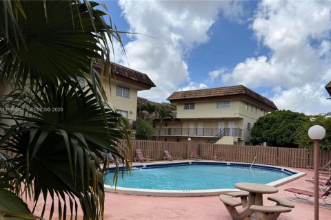 Снять в аренду кондоминиум в Майами, Флорида 3 спальни, 130.53м2, № 2063514 - фото 13