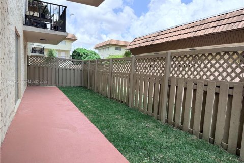 Снять в аренду кондоминиум в Майами, Флорида 3 спальни, 130.53м2, № 2063514 - фото 10