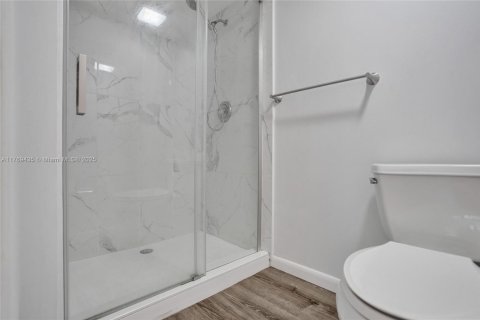 Condo in West Palm Beach, Florida, 2 bedrooms № 1937035 - photo 29