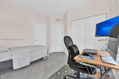 Купить таунхаус в Хомстед, Флорида 3 спальни, 123.37м2, № 2038383 - фото 11