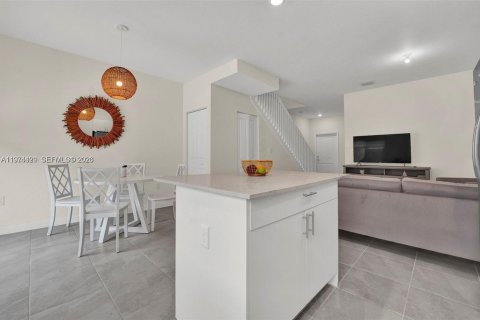 Купить таунхаус в Хомстед, Флорида 3 спальни, 123.37м2, № 2038383 - фото 8