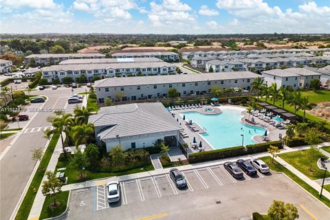 Купить таунхаус в Хомстед, Флорида 3 спальни, 123.37м2, № 2038383 - фото 23