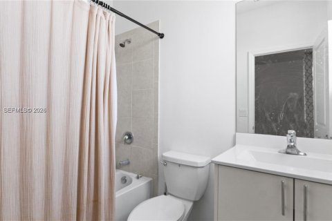 Купить таунхаус в Хомстед, Флорида 3 спальни, 123.37м2, № 2038383 - фото 17
