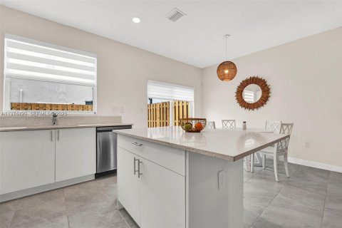 Купить таунхаус в Хомстед, Флорида 3 спальни, 123.37м2, № 2038383 - фото 5