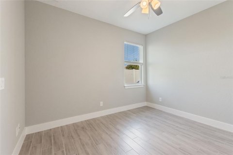 Casa en alquiler en Kissimmee, Florida, 4 dormitorios, 155.15 m2 № 2103708 - foto 14