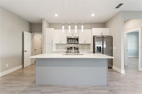 Casa en alquiler en Kissimmee, Florida, 4 dormitorios, 155.15 m2 № 2103708 - foto 9