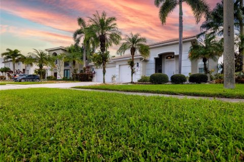 Дом в Пемброк-Пайнс, Флорида 4 спальни, 221.2м2 № 1995910