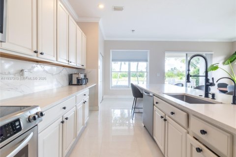 Купить виллу или дом в Пемброк-Пайнс, Флорида 4 спальни, 221.2м2, № 1995910 - фото 17