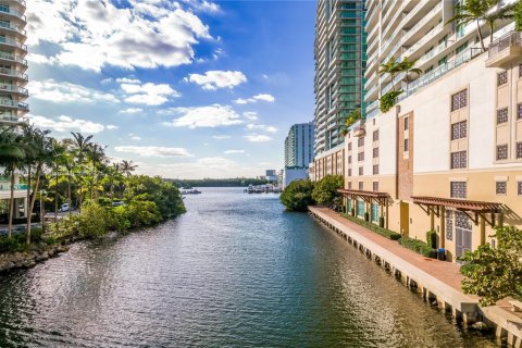 Copropriété à vendre à Sunny Isles Beach, Floride: 4 chambres, 287.44 m2 № 1925565 - photo 29