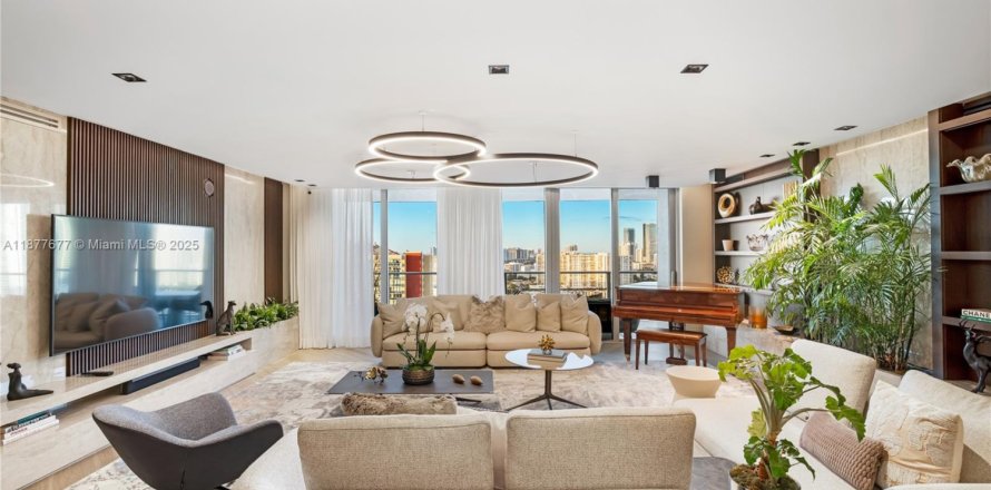 Condo à Sunny Isles Beach, Floride, 4 chambres № 1925565