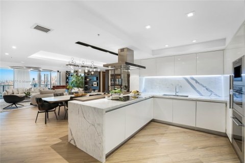 Copropriété à vendre à Sunny Isles Beach, Floride: 4 chambres, 287.44 m2 № 1925565 - photo 10