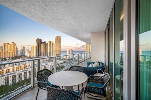 Copropriété à vendre à Sunny Isles Beach, Floride: 4 chambres, 287.44 m2 № 1925565 - photo 25